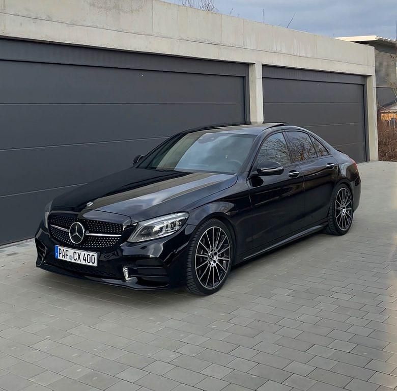 Schwarz Gebraucht 2019 Mercedes C400 Limousine | 32.700 € (Teuer) - Bild 1/4