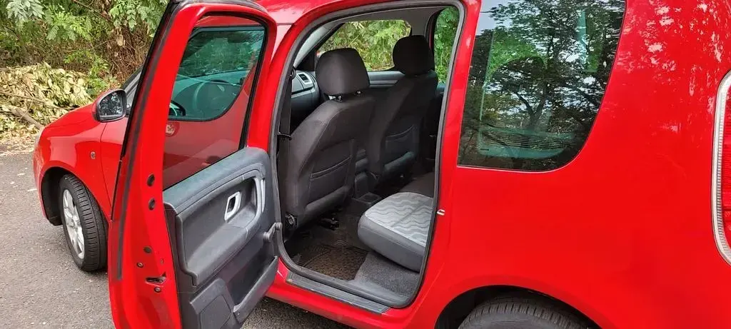 Gebraucht Skoda Roomster 105 PS (77 kW) 2009 Rot Van / Kleinbus