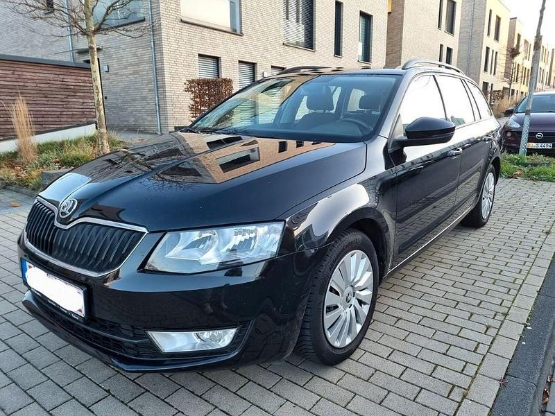Schwarz Gebraucht 2014 Skoda Octavia Limousine | 7.900 € (Fairer Preis) - Bild 1/4