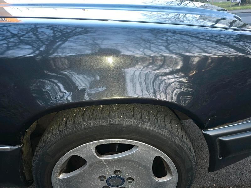 Gebraucht Mercedes 230 131 PS (96 kW) 1992 Schwarz Kombi