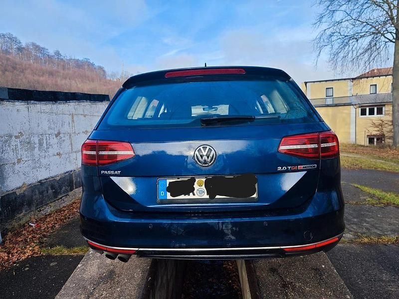 Gebraucht VW Passat Highline 190 PS (139 kW) 2015 Blau Kombi