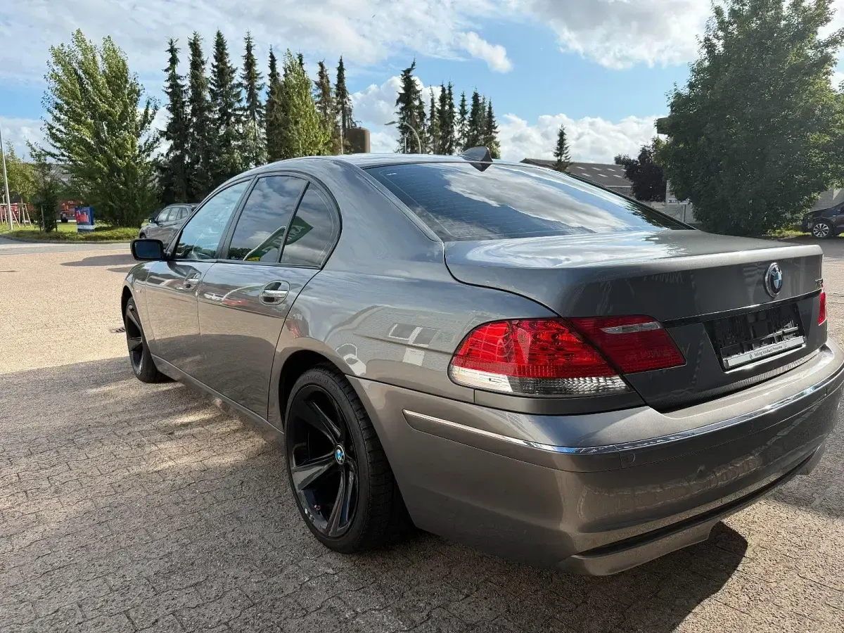 Gebraucht BMW 730 Sport Line 258 PS (189 kW) 2006 Grau Limousine