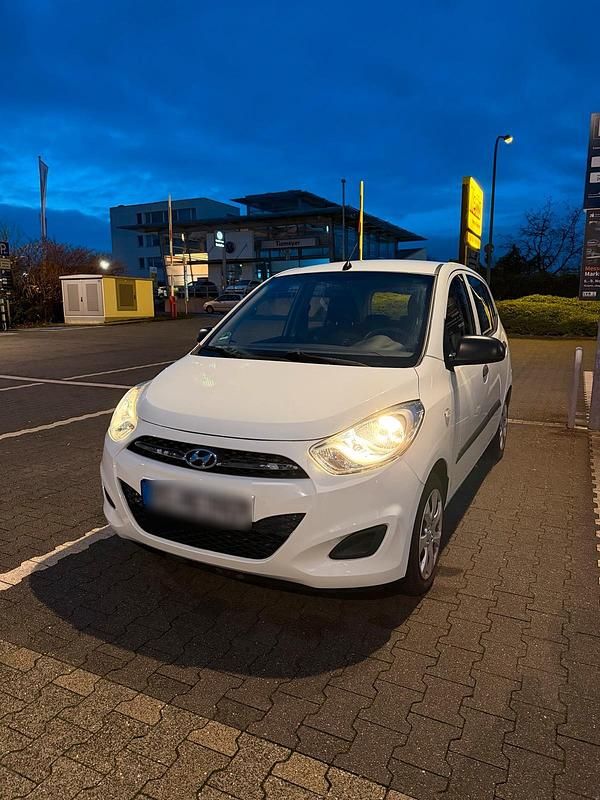 Weiß Gebraucht 2013 Hyundai i10 Edition Kleinwagen | 2.700 € (Guter Preis) - Bild 1/4