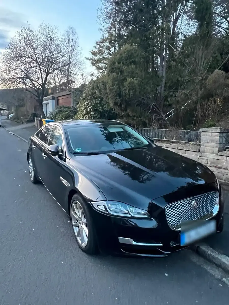 Gebraucht Jaguar XJ Premium Luxury 300 PS (220 kW) 2016 Schwarz Limousine