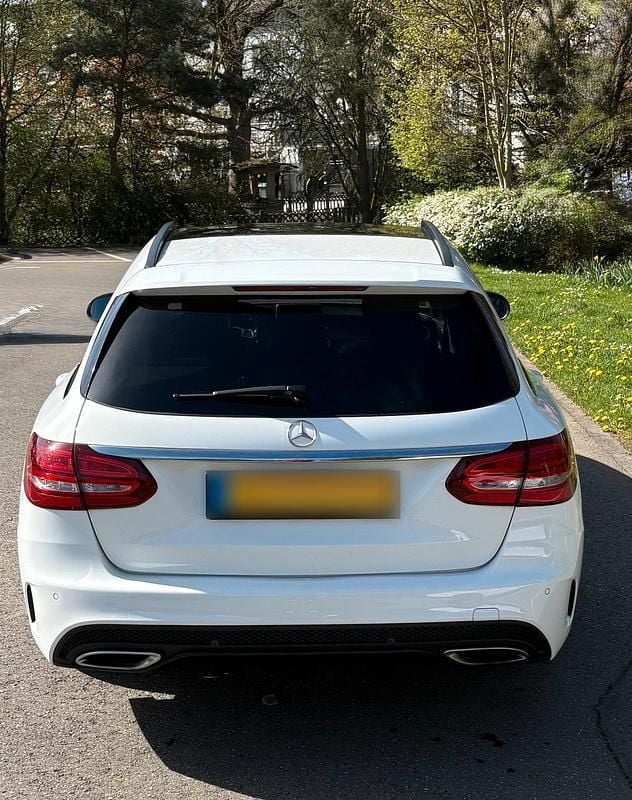 Gebraucht Mercedes C250 211 PS (155 kW) 2018 Weiß Kombi