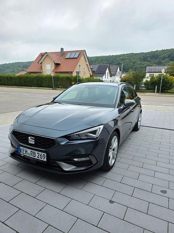 Grau Gebraucht 2021 Seat Leon ST FR Kombi | 19.900 € (Guter Preis) - Bild 1/4