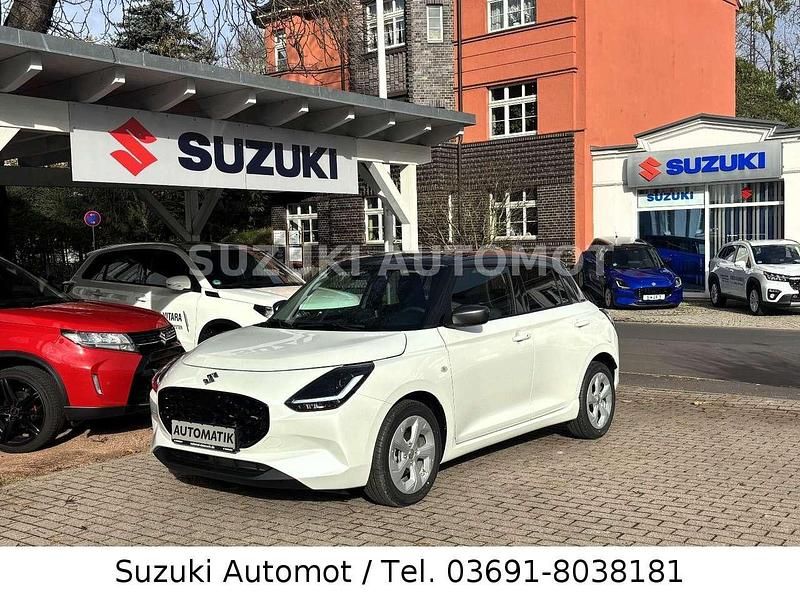 Weiß Neu 2025 Suzuki Swift Comfort Kleinwagen | 22.490 € - Bild 1/4