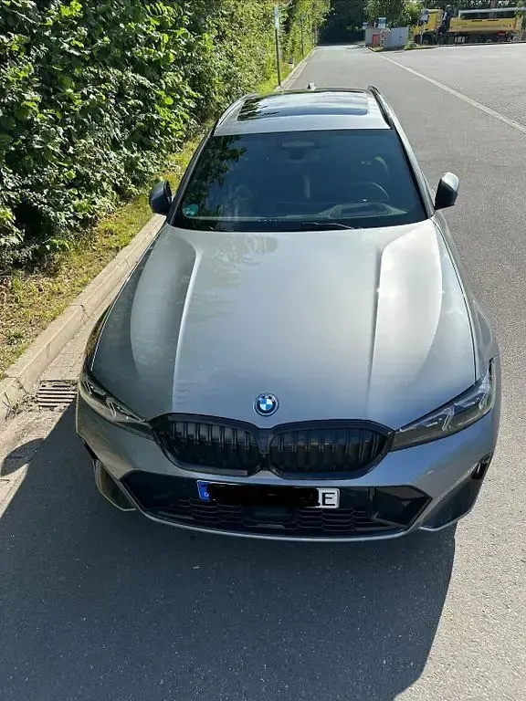 Gebraucht BMW 330e M Sport 292 PS (214 kW) 2024 Grau Kombi