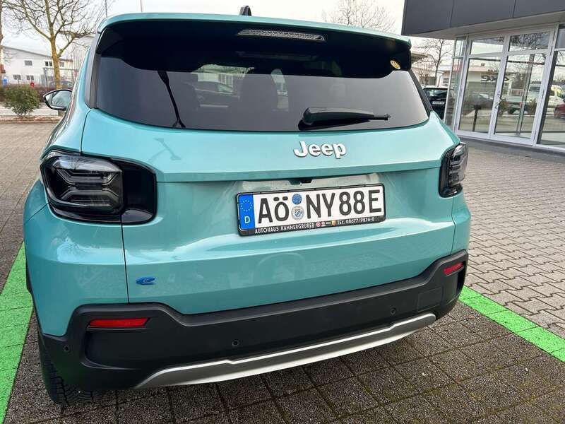 Gebraucht Jeep Avenger EV Altitude 114 kW (156 PS) 2023 Ceramic azure SUV