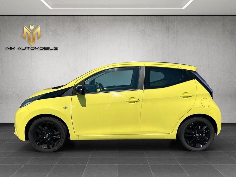 Gebraucht Toyota Aygo X-cite 69 PS (50 kW) 2017 Gelb Kleinwagen