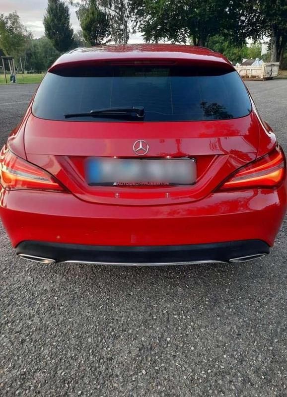Gebraucht Mercedes CLA180 122 PS (89 kW) 2019 Rot Limousine