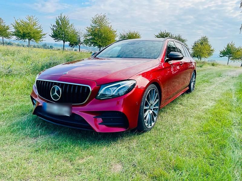 Gebraucht Mercedes E350 AMG 256 PS (188 kW) 2017 Rot Kombi