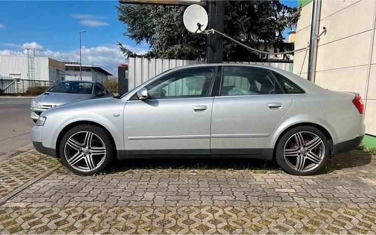 Gebraucht Audi A4 130 PS (95 kW) 2001 Silber Limousine