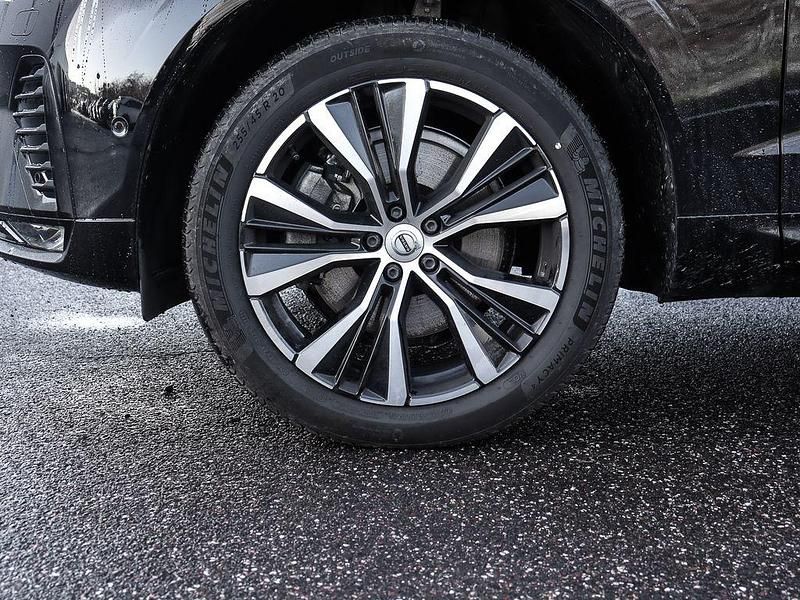 Gebraucht Volvo XC60 Plus 197 PS (144 kW) 2023 Onyx black SUV