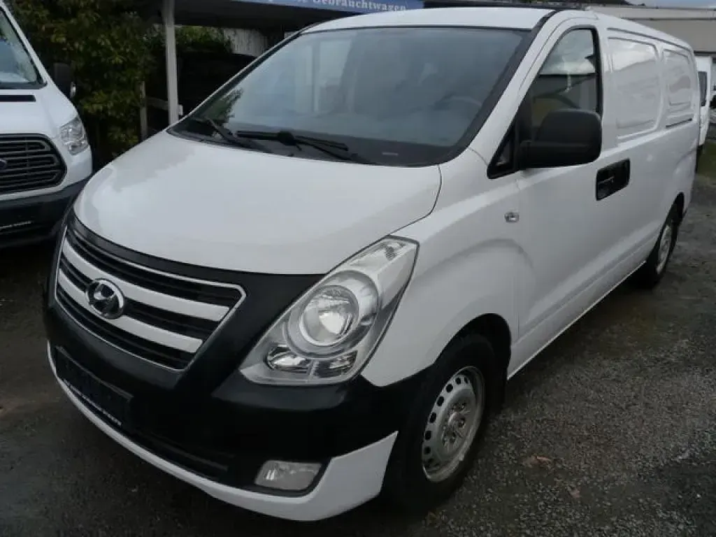 Gebraucht Hyundai H-1 136 PS (100 kW) 2018 Weiss Van / Kleinbus