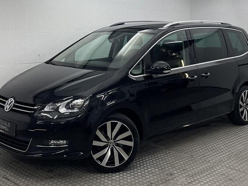 Schwarz Gebraucht 2015 VW Sharan Highline Van / Kleinbus | 17.300 € (Teuer) - Bild 1/4
