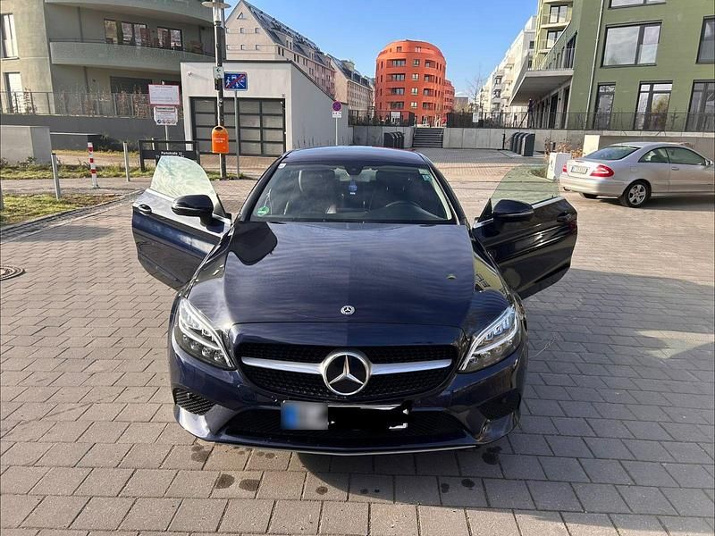Gebraucht Mercedes C180 156 PS (114 kW) 2019 Blau Coupé
