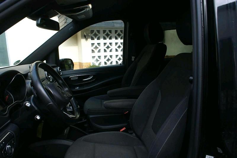 Gebraucht Mercedes V220 190 PS (139 kW) 2018 Schwarz Van / Kleinbus
