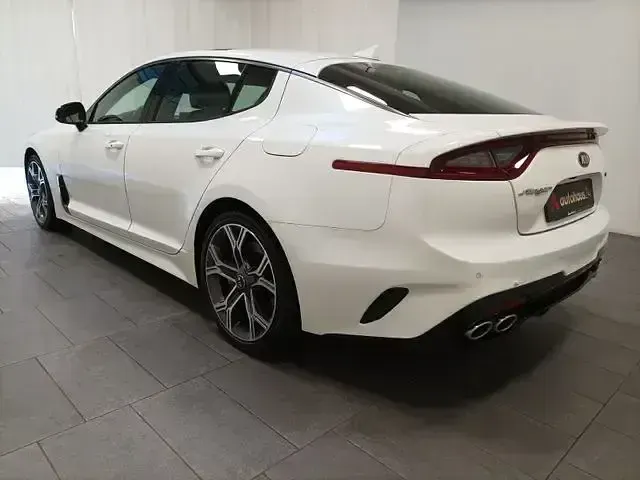 Gebraucht Kia Stinger GT 366 PS (269 kW) 2020 Weiß Kleinwagen