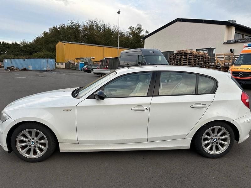 Gebraucht BMW 120 170 PS (125 kW) 2008 Weiß Kleinwagen