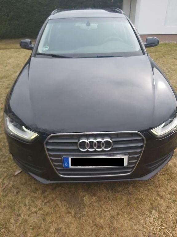 Gebraucht Audi A4 Attraction 170 PS (125 kW) 2012 Schwarz Kombi