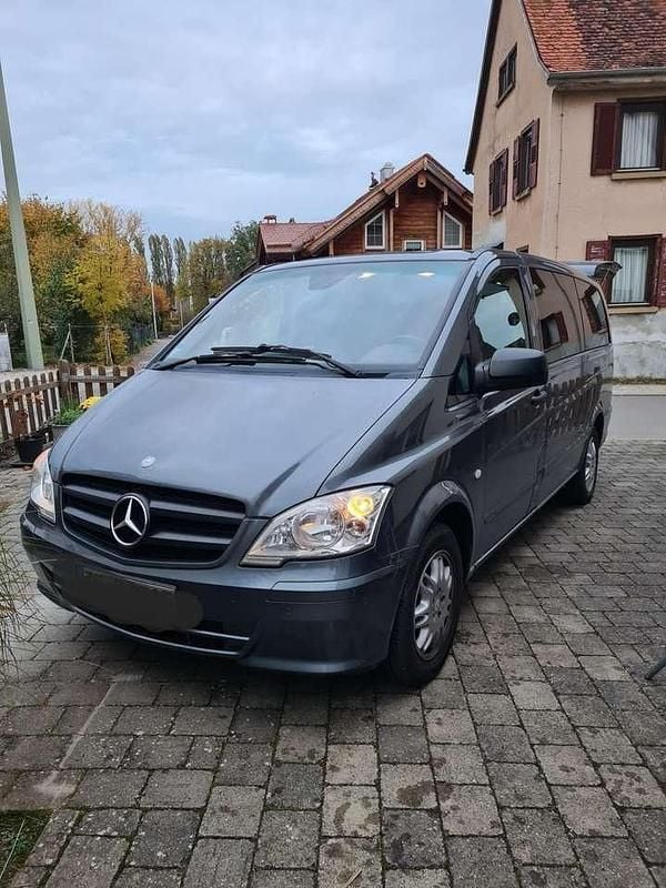 Grau Gebraucht 2011 Mercedes Vito Kombi | 9.400 € (Fairer Preis) - Bild 1/4
