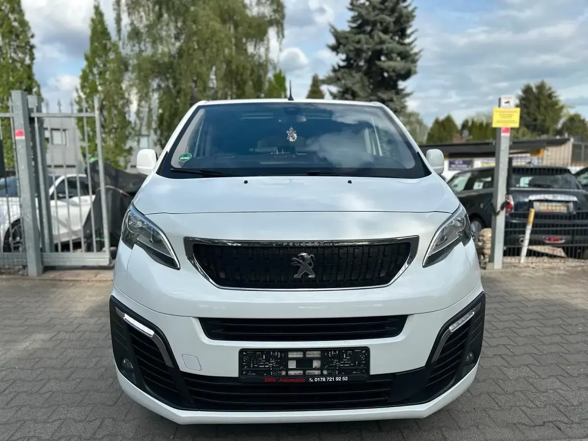 Gebraucht Peugeot Traveller Active 177 PS (130 kW) 2017 Lack weiss banquise Van / Kleinbus