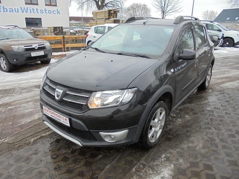 Gebraucht Dacia Sandero Prestige 90 PS (66 kW) 2014 Schwarz Limousine