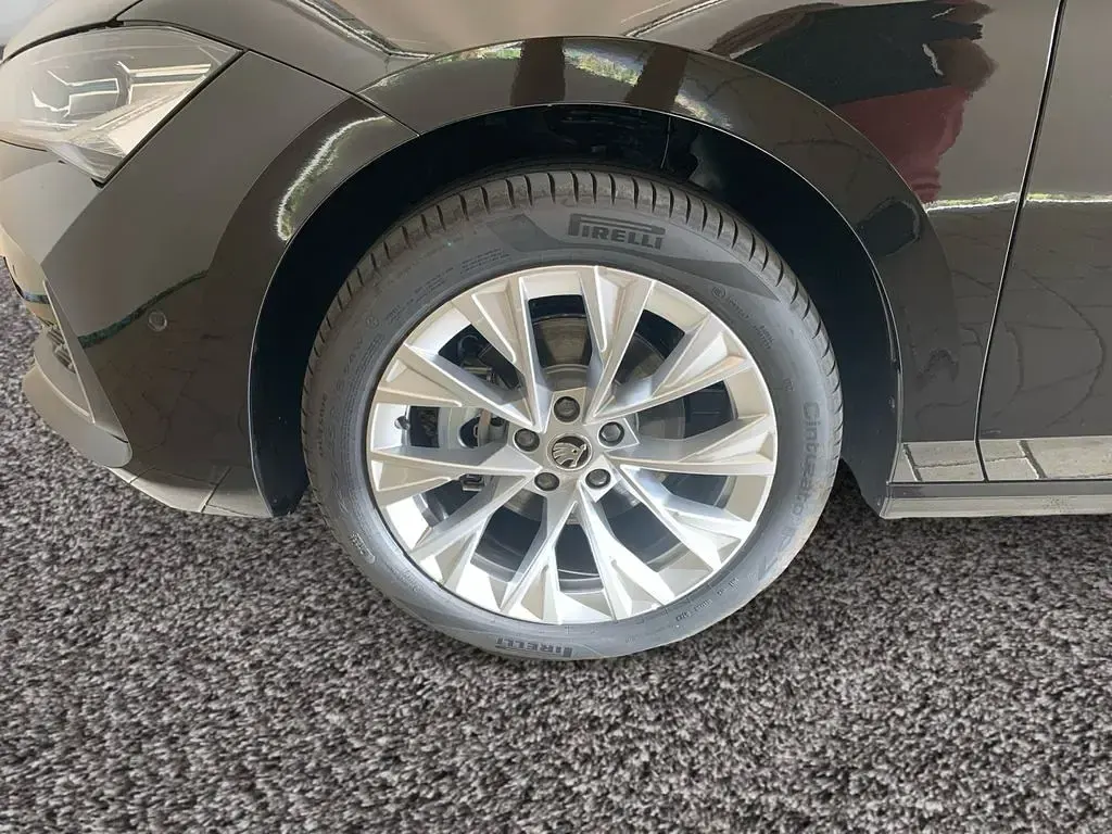 Gebraucht Skoda Superb Selection 150 PS (110 kW) 2024 Onyxschwarz metallic Kombi