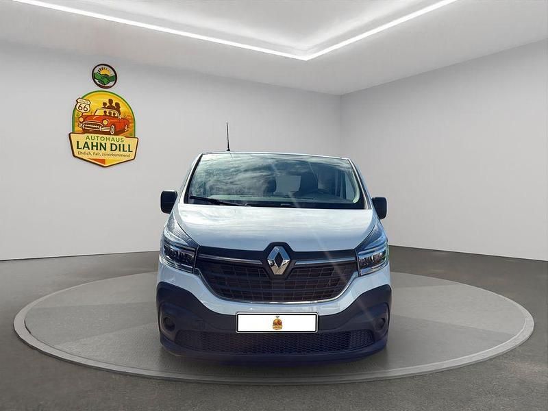 Weiß Gebraucht 2020 Renault Trafic Van | 16.691 € (Guter Preis) - Bild 1/4