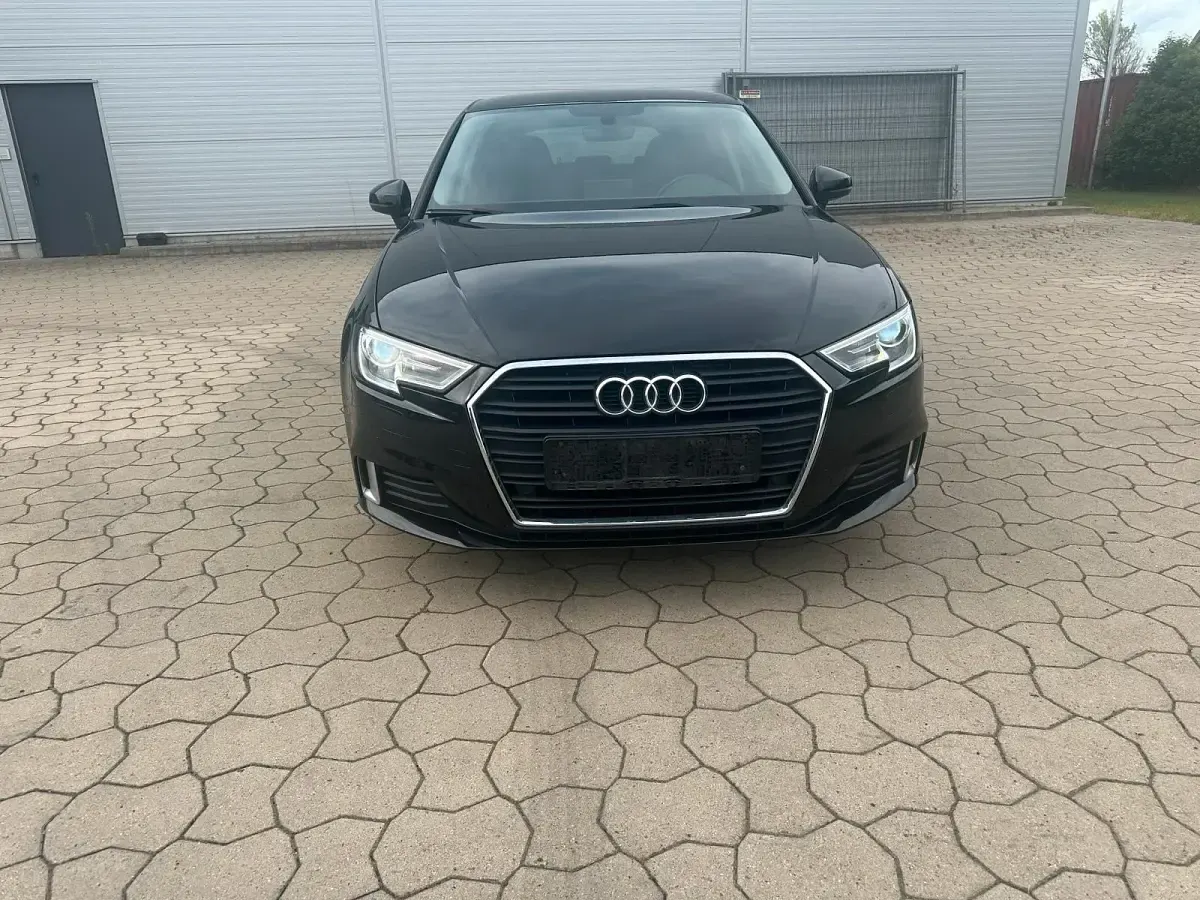 Gebraucht Audi A3 150 PS (110 kW) 2018 Schwarz Limousine