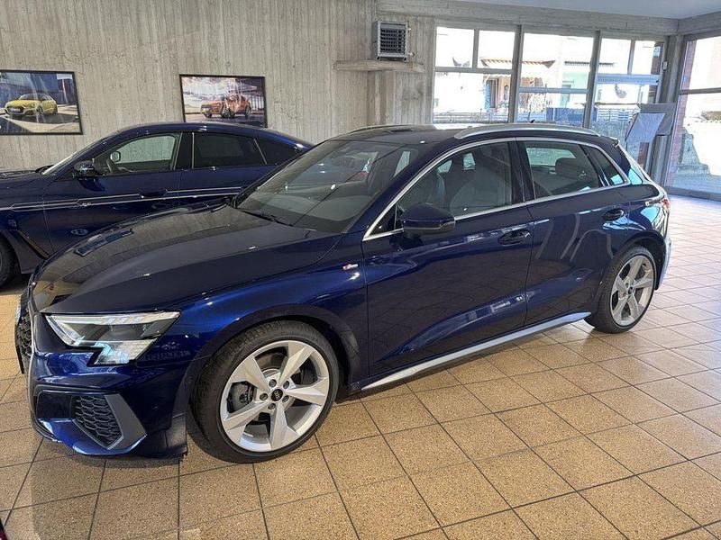 Gebraucht Audi A3 S-Line 190 PS (139 kW) 2022 Blau (metallic) Limousine
