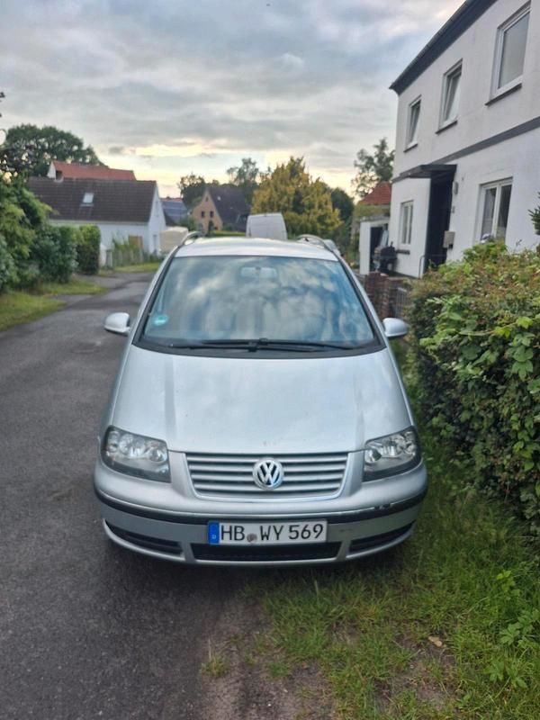 Silber Gebraucht 2004 VW Sharan Van / Kleinbus | 3.500 € (Fairer Preis) - Bild 1/4