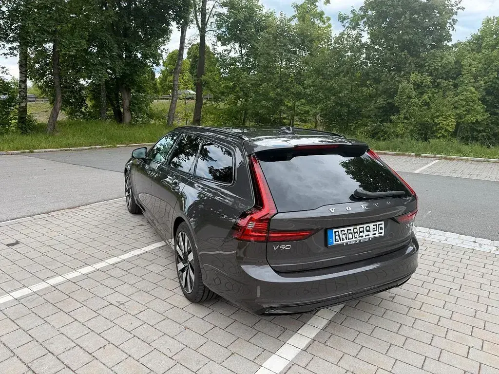 Gebraucht Volvo V90 455 PS (334 kW) 2024 Grau Kombi