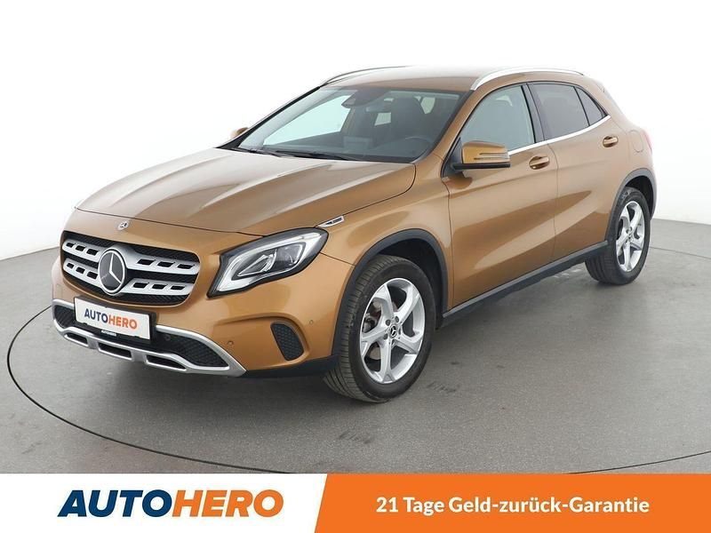 Gelb Gebraucht 2017 Mercedes GLA180 Urban SUV | 18.770 € (Fairer Preis) - Bild 1/3