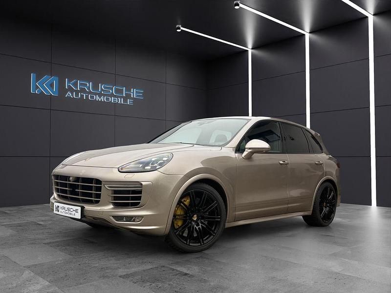 Gebraucht Porsche Cayenne Turbo S 570 PS (419 kW) 2016 Gold SUV