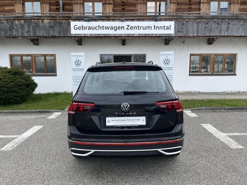 Gebraucht VW Tiguan Elegance 150 PS (110 kW) 2021 Deep black perleffekt SUV