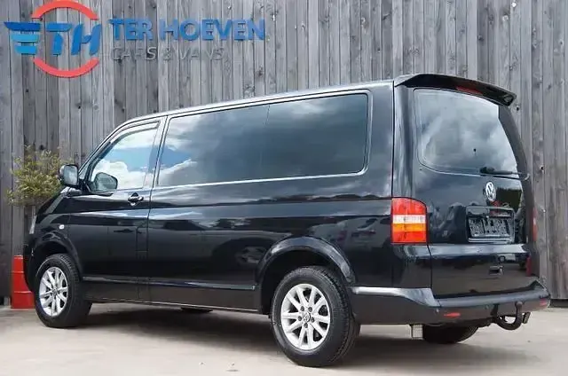 Second-hand VW Transporter 131 CP (96 kW) 2006 Negru Van