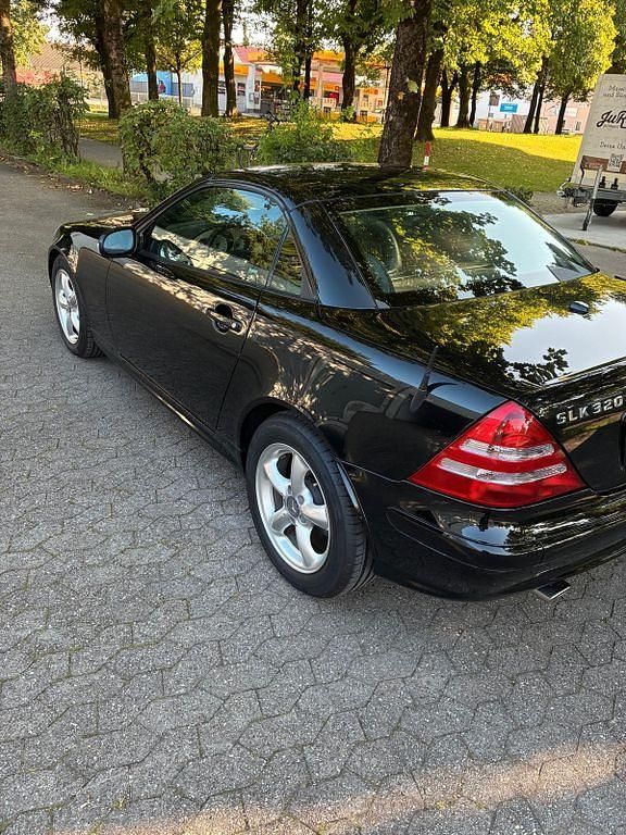 Gebraucht Mercedes SLK320 218 PS (160 kW) 2000 Schwarz Cabrio