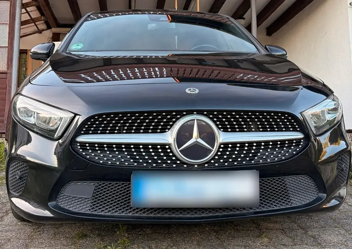 Gebraucht Mercedes A180 AMG line 116 PS (85 kW) 2019 Schwarz Limousine