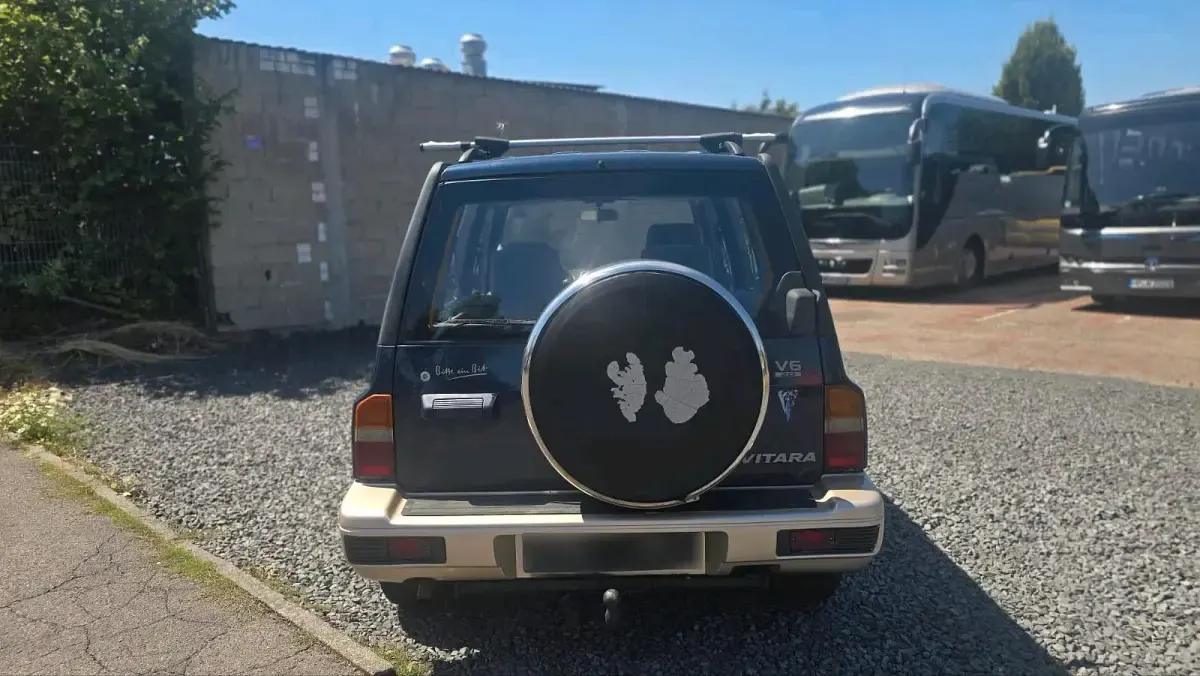 Gebraucht Suzuki Vitara 136 PS (100 kW) 1995 Blau SUV