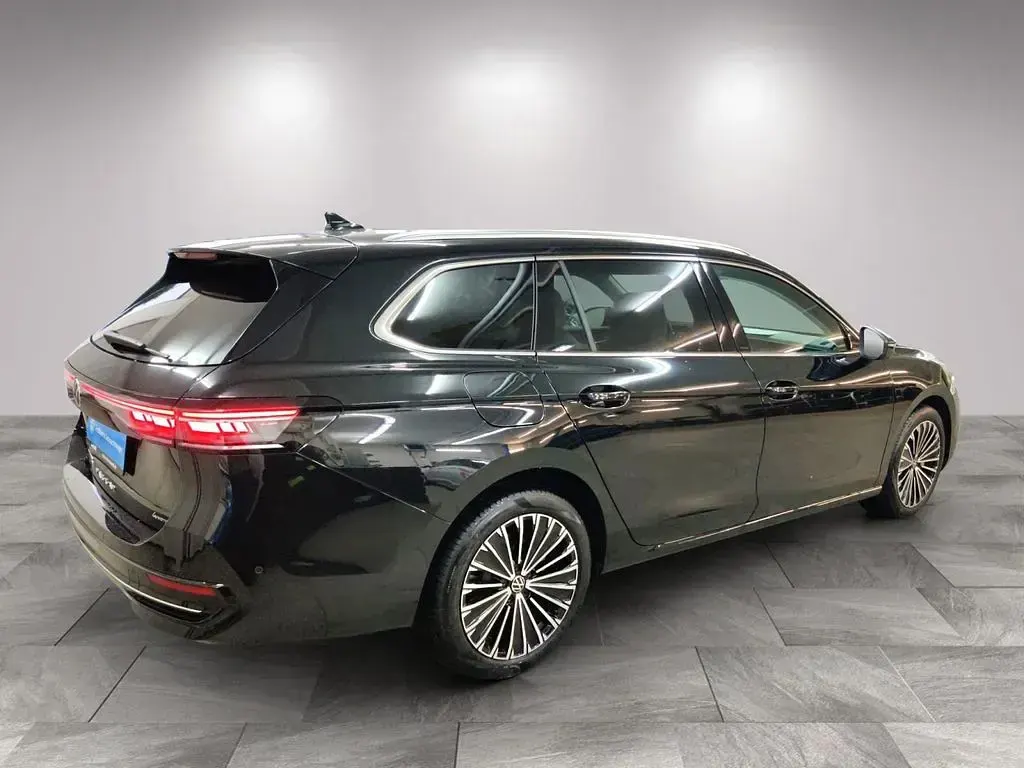 Gebraucht VW Passat Elegance 193 PS (141 kW) 2025 Grenadillschwarz metallic Kombi