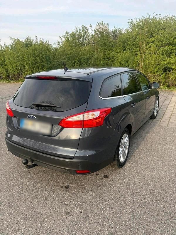 Usata Ford Focus Titanium 116 CV (85 kW) 2014 Grigio Station wagon