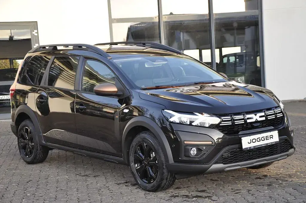 Neu Dacia Jogger Extreme 110 PS (80 kW) 2025 Perlmuttschwarz metallic Van / Kleinbus