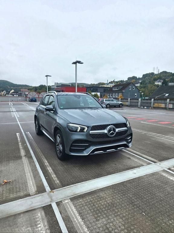 Grau Gebraucht 2024 Mercedes GLE300 AMG line SUV | 63.100 € (Superpreis) - Bild 1/4