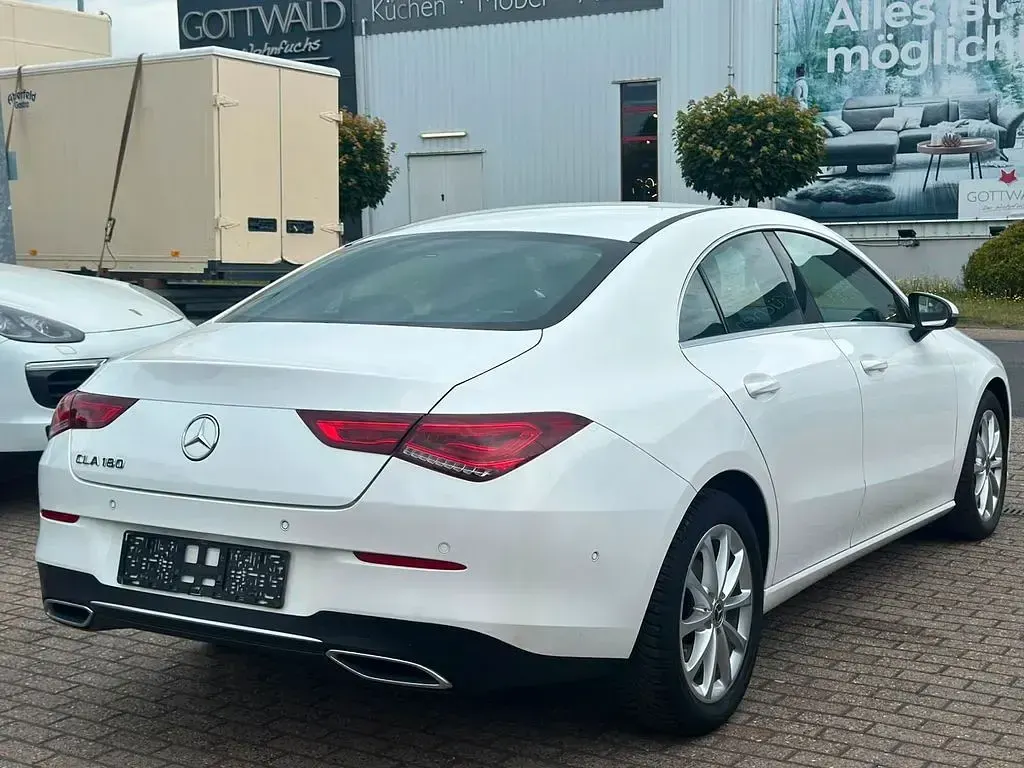 Gebraucht Mercedes CLA180 136 PS (100 kW) 2020 Polarweiss Coupé
