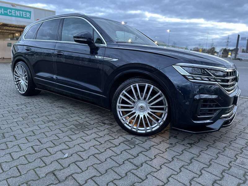 Blau Gebraucht 2018 VW Touareg R-line SUV | 39.000 € (Fairer Preis) - Bild 1/4