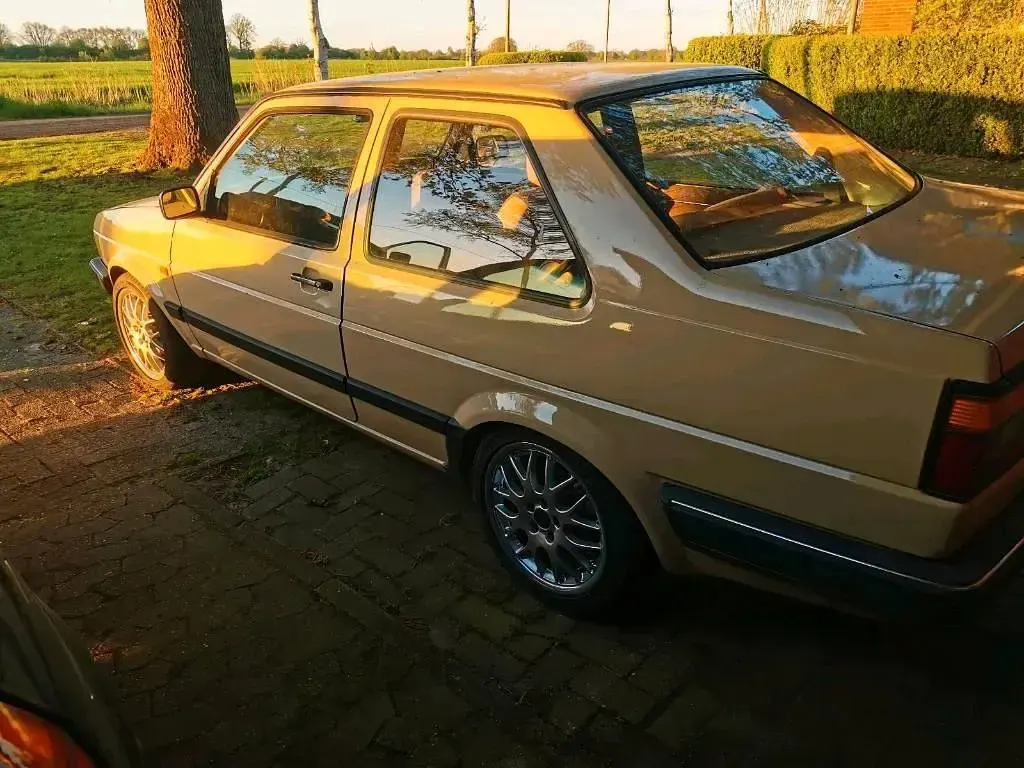 Brugt VW Jetta 190 HK (139 kW) 1988 Beige Sedan