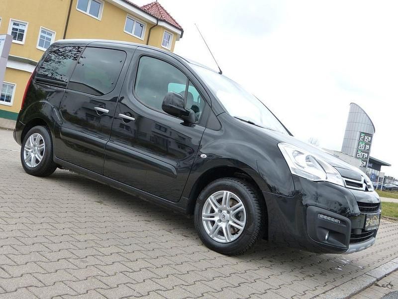 Second-hand Citroën Berlingo SELECTION 99 CP (72 kW) 2018 Negru Monovolum