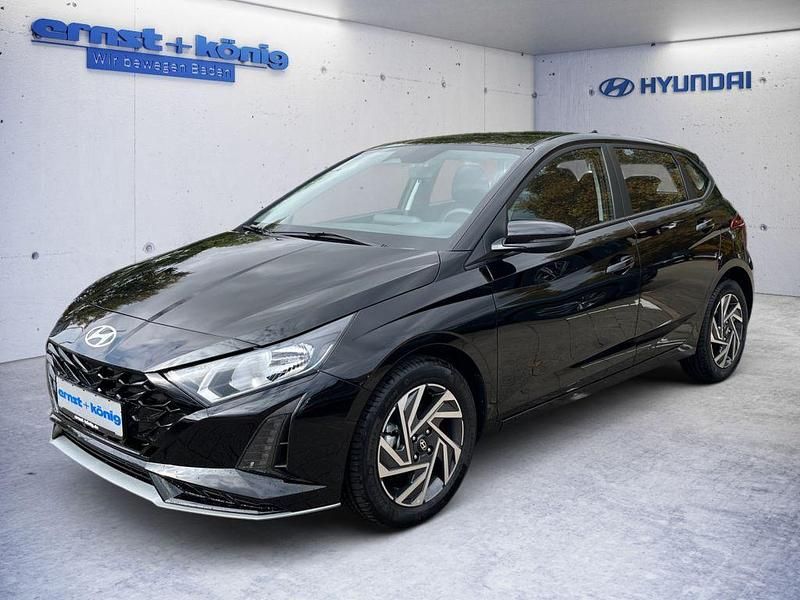 Schwarz Gebraucht 2025 Hyundai i20 Trend Limousine | 22.790 € (Teuer) - Bild 1/4